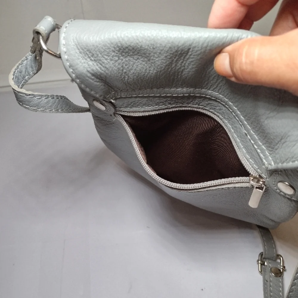 Elegant Vera Pelle Gray Crossbody Bag Italian Leather.